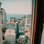 מלון Juno Taksim 3*