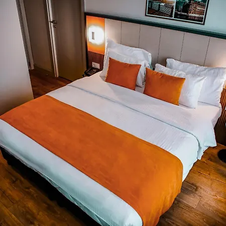 Juno Taksim מלון 3*