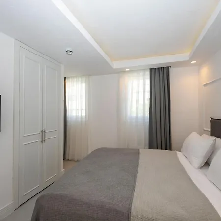 Juno Taksim 3*