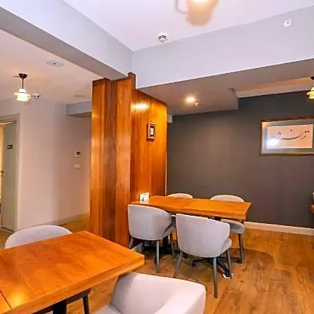 Juno Taksim מלון 3*