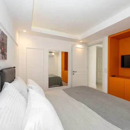 Juno Taksim 3*
